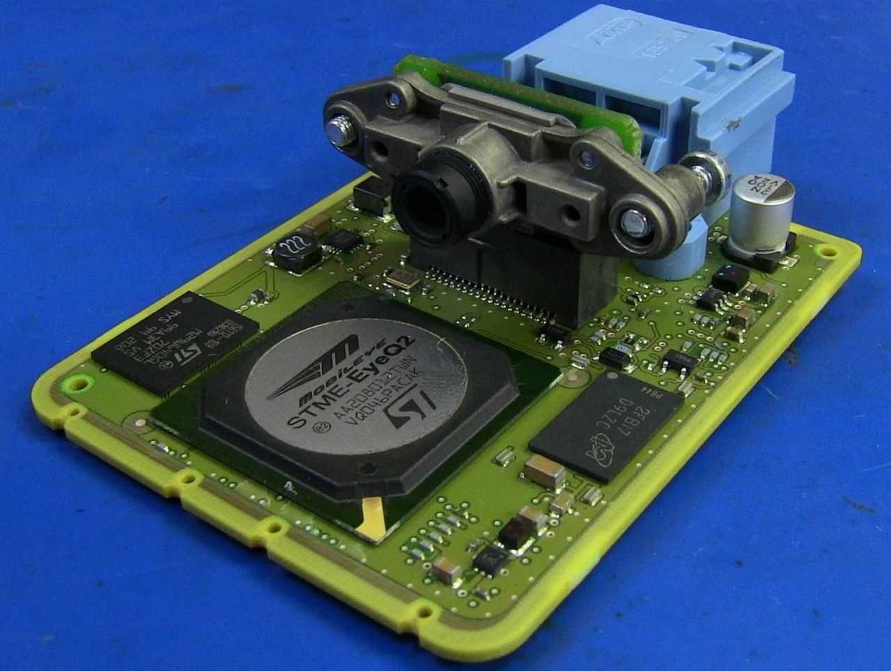 PCB در Mobileye و سنسور دوربین در ماژول دوربین راهنمای خط در هیوندای