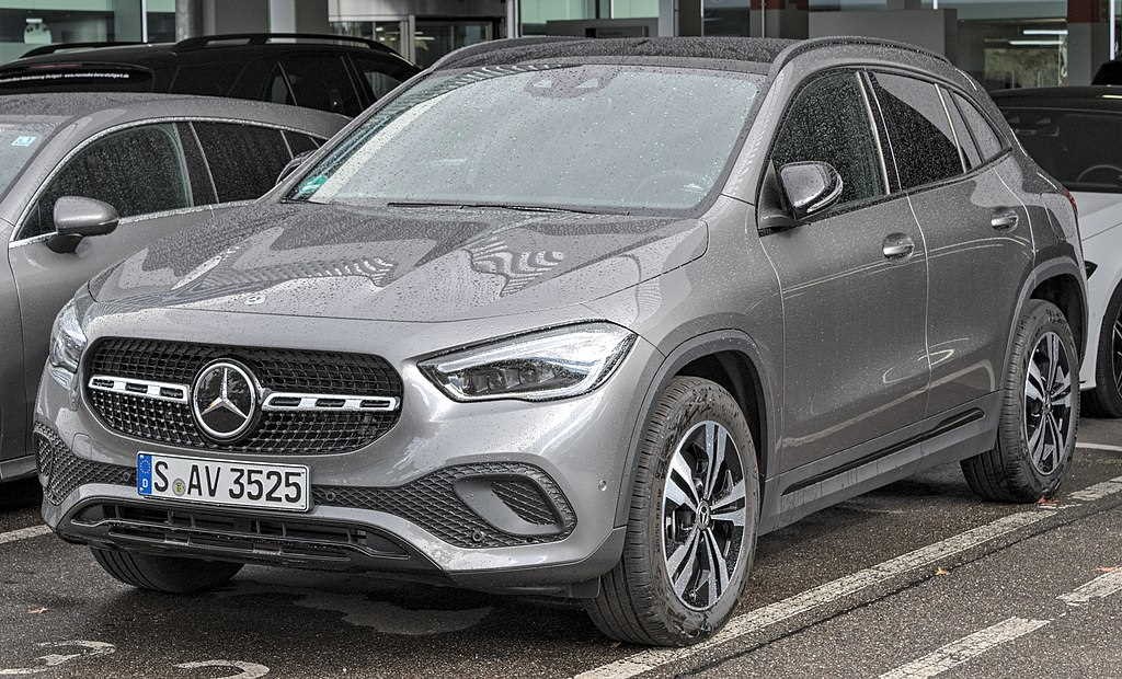 مرسدس بنز کلاس GLA (SUV لوکس)